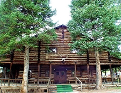 Pahaska Tepee Lodge