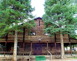 Pahaska Tepee Lodge 3